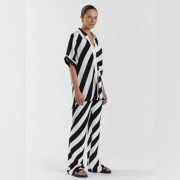 DISSH CARLIE WHITE/ BLACK VACATION SET - Picture 3 of 9